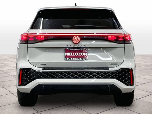 New 2026 Volkswagen Tiguan SEL R-Line AWD/4WD image 6