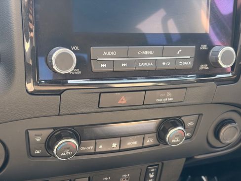 Certified 2022 Nissan Frontier SV RWD image 24