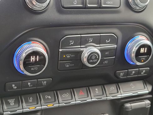 Used 2020 GMC Sierra 3500 Denali w/ Denali Ultimate Package image 34