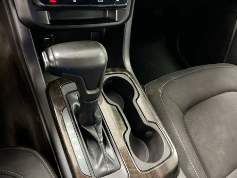 Used 2017 GMC Canyon SLE AWD/4WD image 17