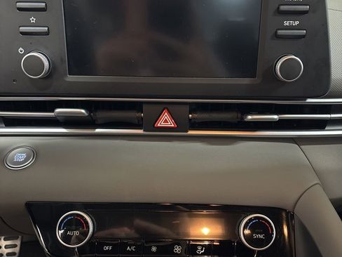 Used 2025 Hyundai Elantra Sport FWD image 6