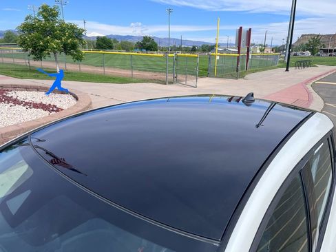 Used 2019 Nissan Leaf SL w/ SL Technology Package FWD image 10