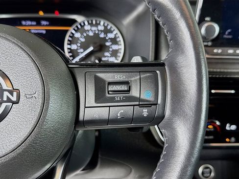 Used 2023 Nissan Rogue SV w/ SV Premium Package image 13