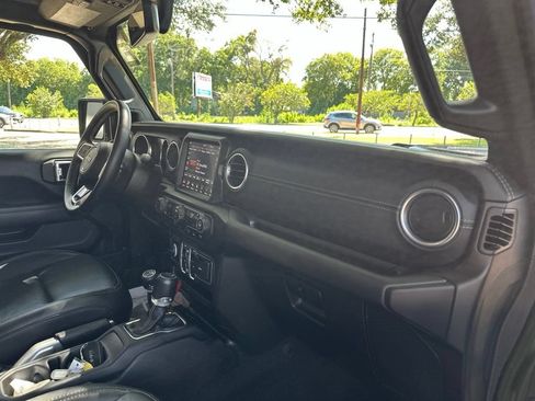 Used 2021 Jeep Gladiator Overland w/ Popular Equipment Package AWD/4WD image 25