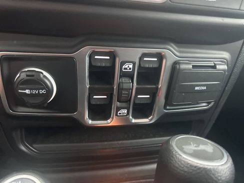 Used 2023 Jeep Wrangler Unlimited w/ Dual Top Group image 56