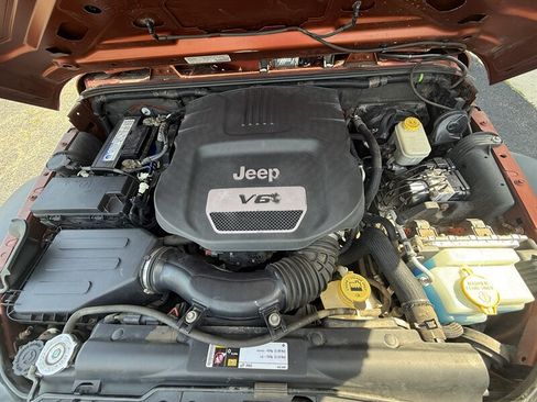 Used 2014 Jeep Wrangler Sport AWD/4WD image 15