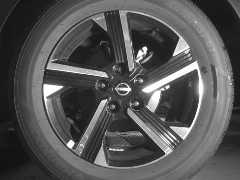 Used 2025 Nissan Sentra SV FWD image 14