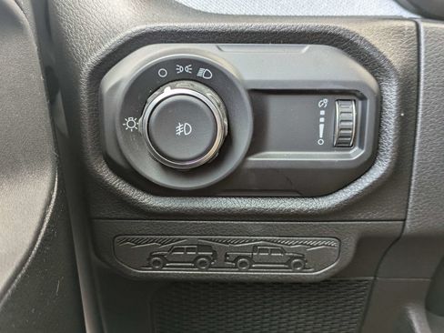 Used 2025 Jeep Wrangler Sport AWD/4WD image 19