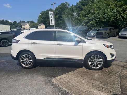 Used 2017 Ford Edge Titanium w/ Equipment Group 301A AWD/4WD image 2