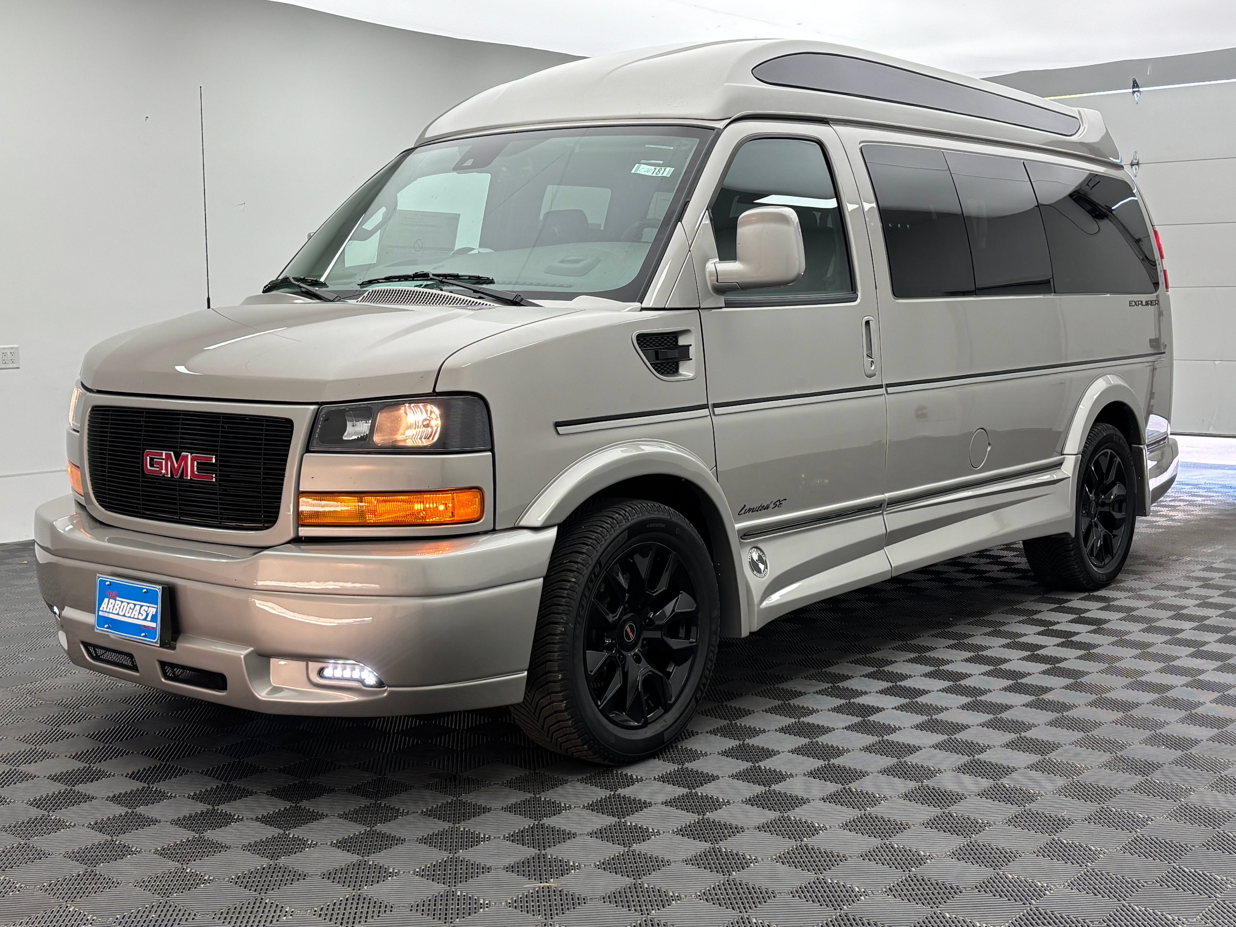 New 2026 GMC Savana 2500 w/ Driver Convenience Package RWD image 16