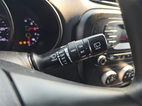 Used 2015 Kia Soul image 24