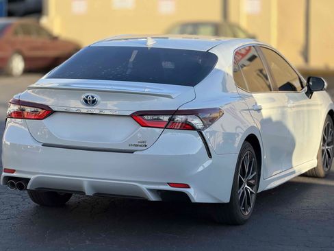 Used 2022 Toyota Camry SE FWD image 9