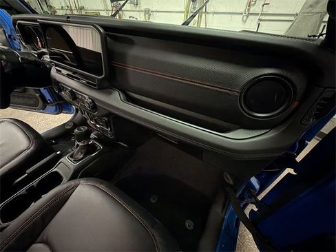 Used 2024 Jeep Gladiator Rubicon w/ Technology Group image 59