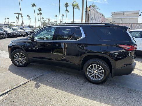 Used 2022 Chevrolet Traverse LT FWD image 8