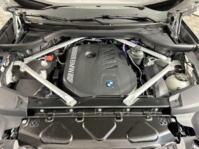 Used 2027 BMW X7 xDrive40i AWD/4WD image 38