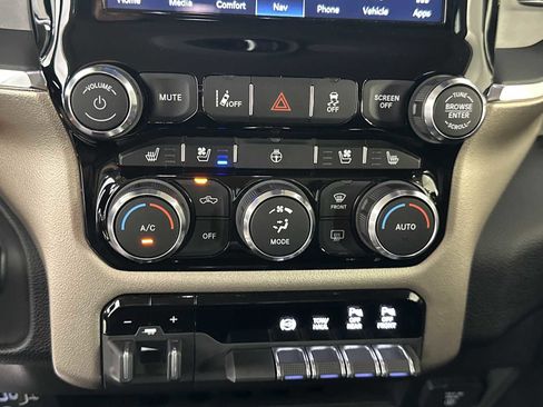 Used 2024 RAM 2500 Laramie w/ Safety Group image 21