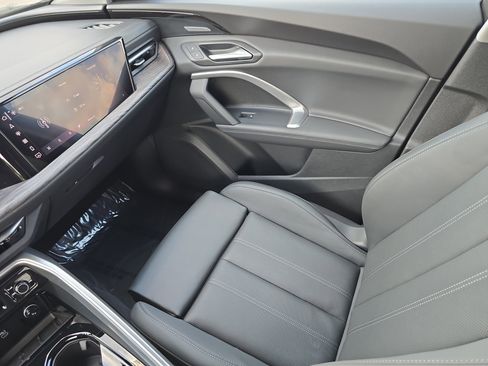 New 2025 Audi Q5 Prestige image 14