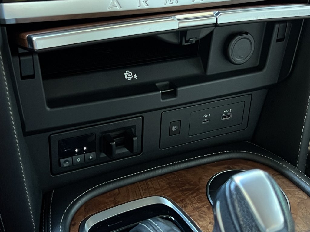 Used 2023 Nissan Armada SL w/ Captain's Chairs Package RWD image 45