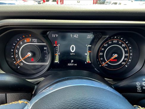 Used 2025 Jeep Wrangler Unlimited Sahara AWD/4WD image 13