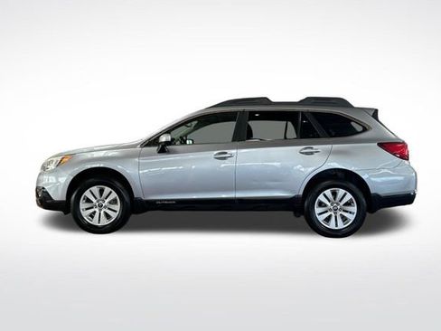 Used 2017 Subaru Outback 2.5i Premium image 8