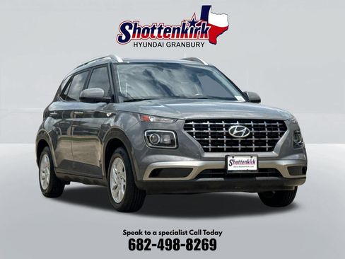 Used 2020 Hyundai Venue SEL w/ Convenience Package FWD image 3