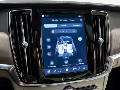 Used 2023 Volvo S90 B6 Ultimate image 25