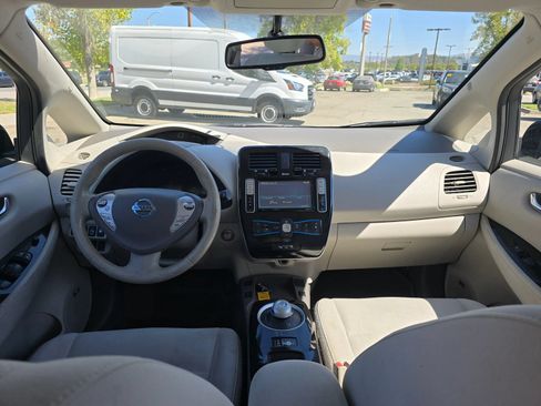 Used 2015 Nissan Leaf SV w/ LED & Quick Charge Package FWD image 12