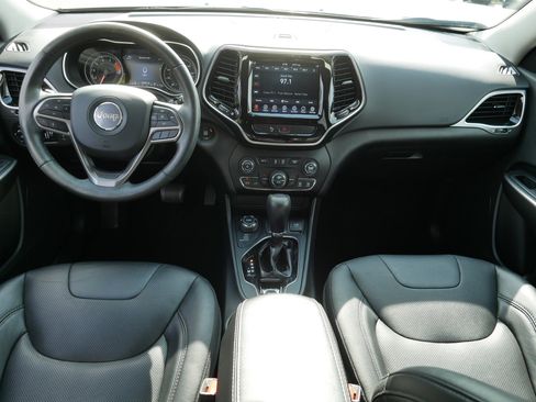Used 2019 Jeep Cherokee Limited AWD/4WD image 10