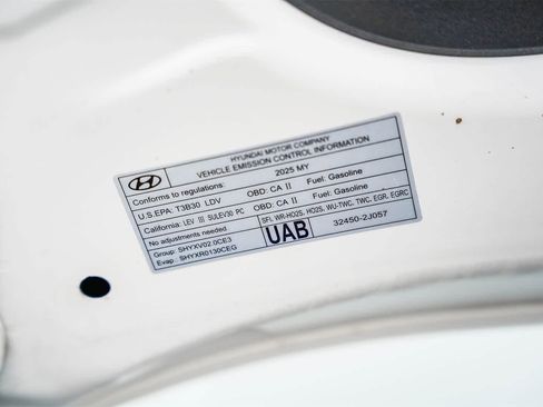 Certified 2025 Hyundai Elantra SE image 27