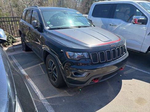 Used 2017 Jeep Grand Cherokee Trailhawk image 9