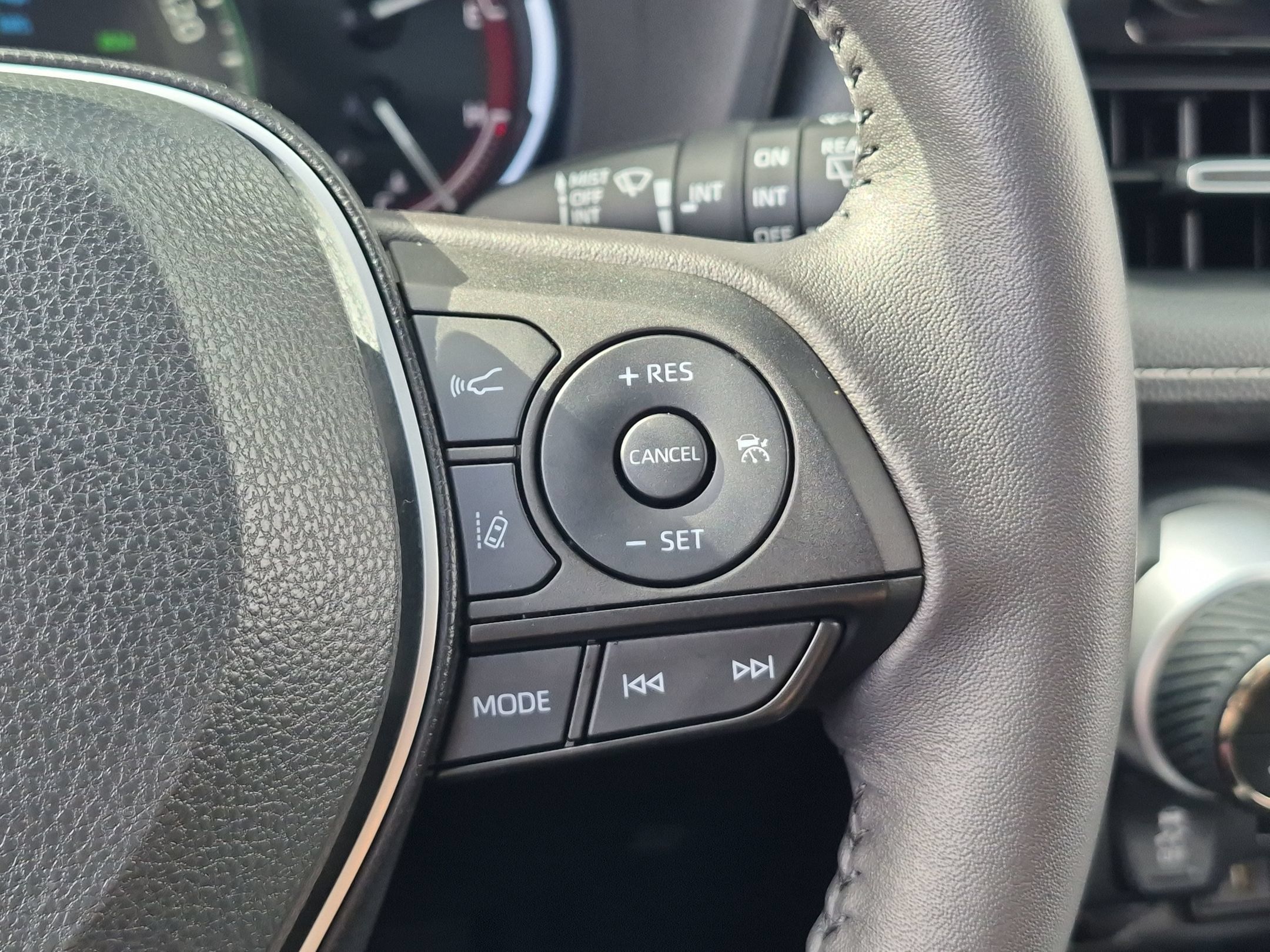 Used 2023 Toyota RAV4 XLE Premium FWD image 18