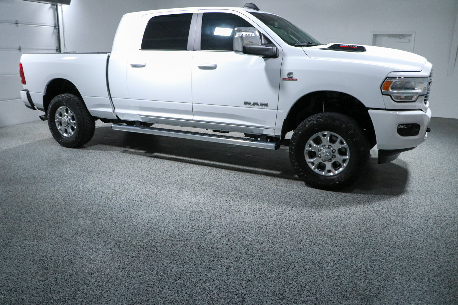 Used 2023 RAM 2500 Laramie AWD/4WD image 6