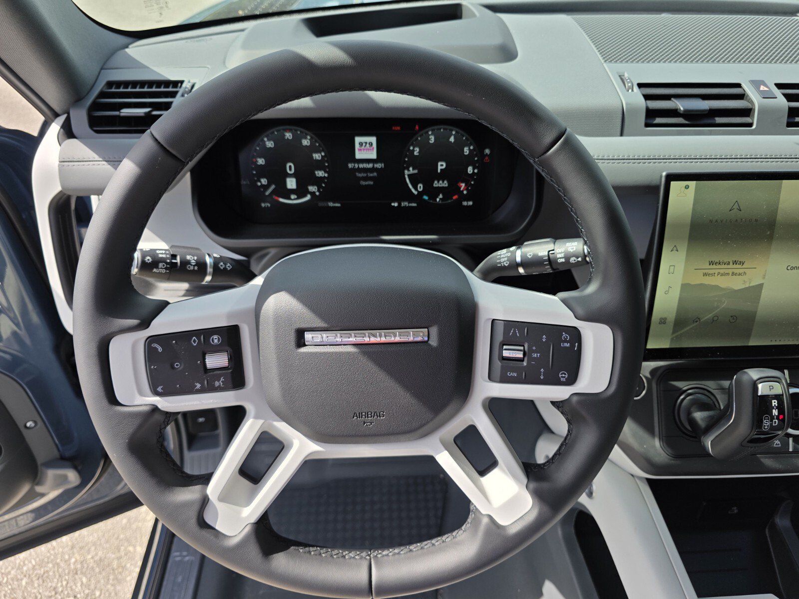 New 2026 Land Rover Defender 110 X-Dynamic SE AWD/4WD image 15