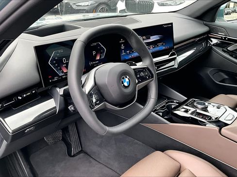 Certified 2026 BMW 530i RWD image 18