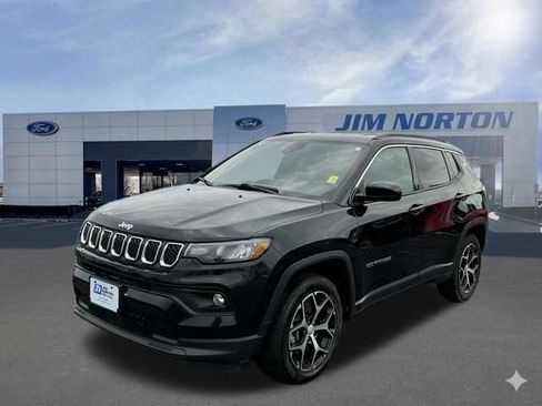 Used 2024 Jeep Compass Latitude AWD/4WD image 7