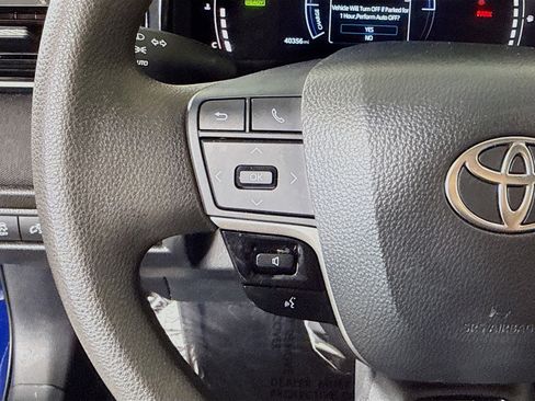 Used 2025 Toyota Camry LE FWD image 14