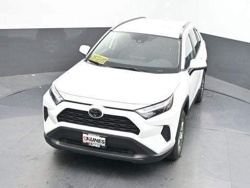 Used 2025 Toyota RAV4 XLE image 33