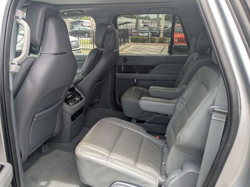 Used 2021 Lincoln Navigator L Reserve AWD/4WD image 15