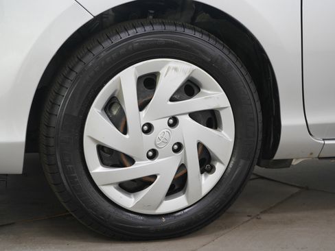 Used 2015 Toyota Prius C Two image 28