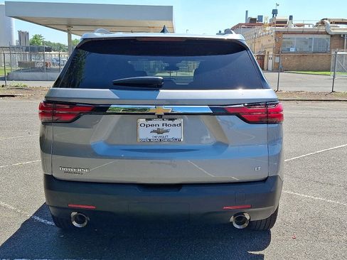 Used 2023 Chevrolet Traverse LT FWD image 6
