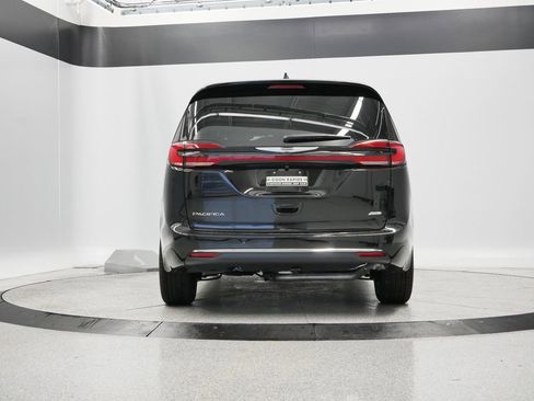 New 2026 Chrysler Pacifica Select AWD/4WD image 44