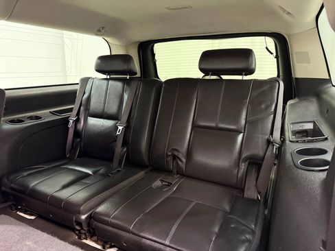 Used 2008 Chevrolet Suburban 2500 w/ Skid Plate Package image 17
