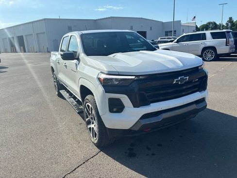 Used 2023 Chevrolet Colorado Z71 w/ Z71 Convenience Package 2 AWD/4WD image 5
