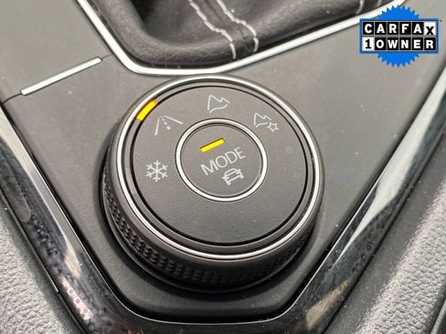 Used 2024 Volkswagen Taos SE image 19