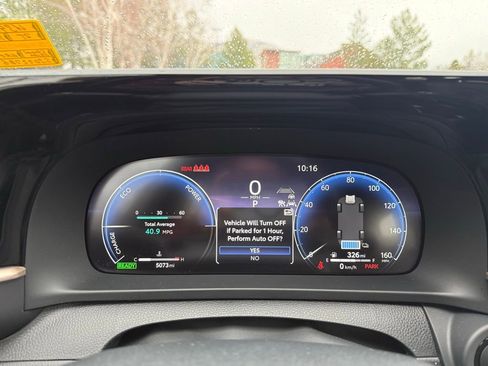 Used 2025 Toyota Crown Signia image 27