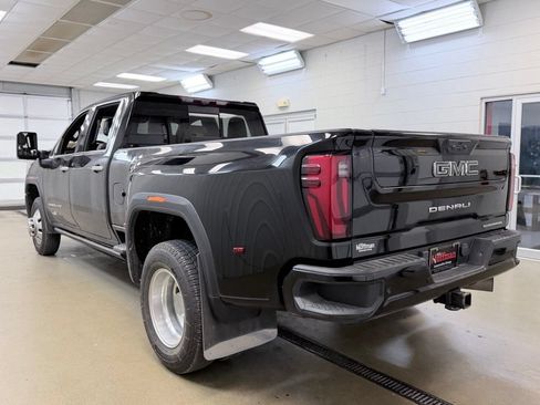 Used 2024 GMC Sierra 3500 Denali Ultimate AWD/4WD image 8