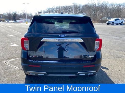 Used 2023 Ford Explorer XLT image 4