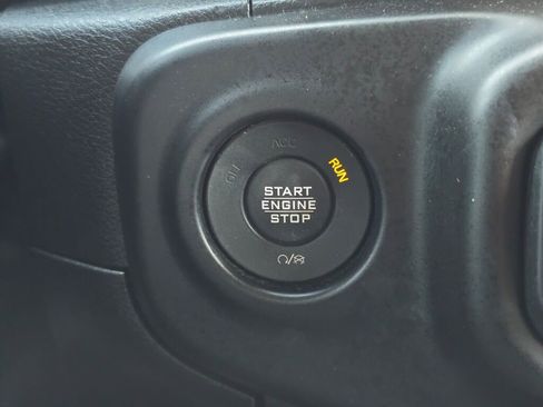 Used 2020 Jeep Gladiator Overland image 35