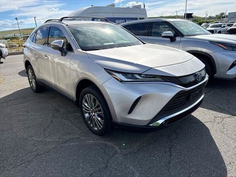 Certified 2023 Toyota Venza XLE AWD/4WD image 1