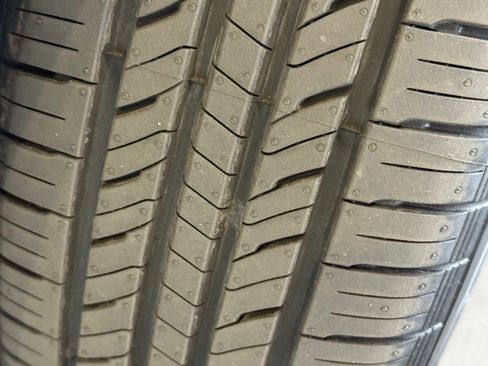 Certified 2021 Toyota Prius L Eco image 17